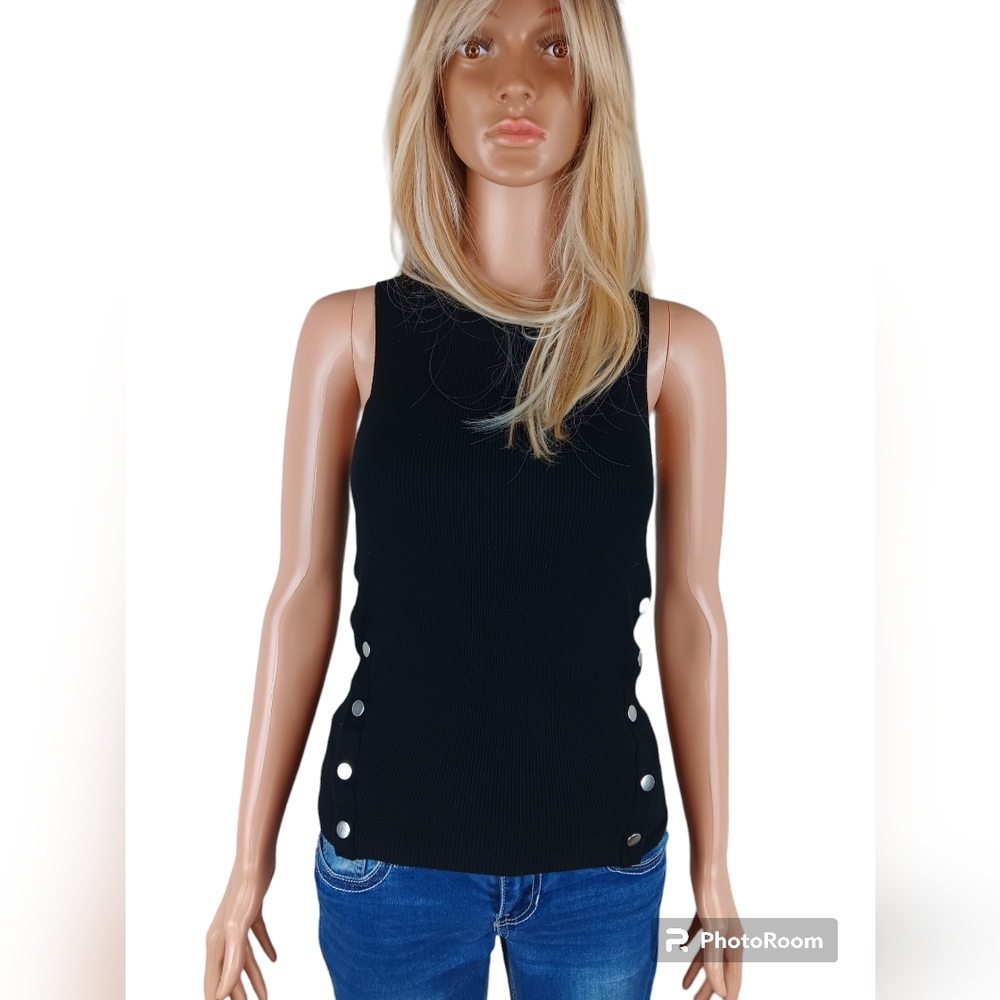 Short sleeved sweater
